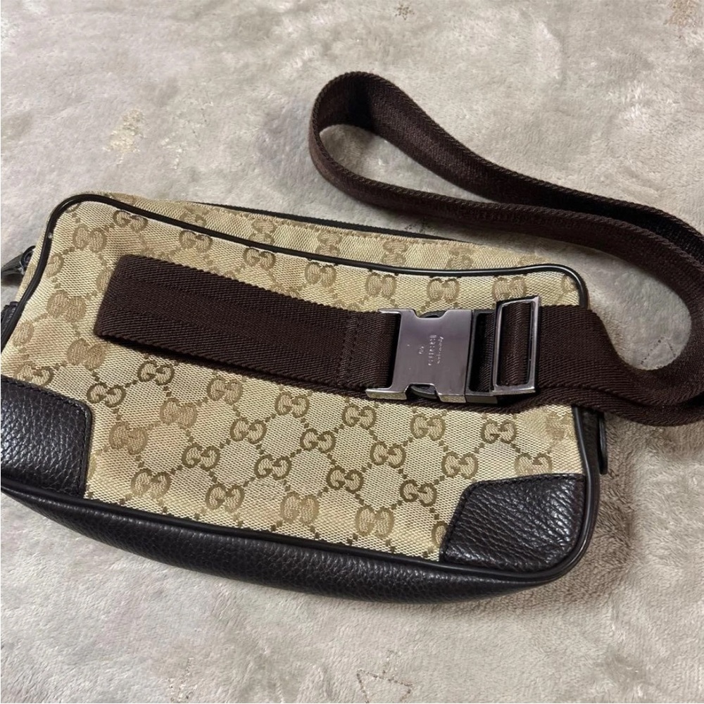 Gucci Beige and Black Monogram Belt Bag - Picture 5 of 10